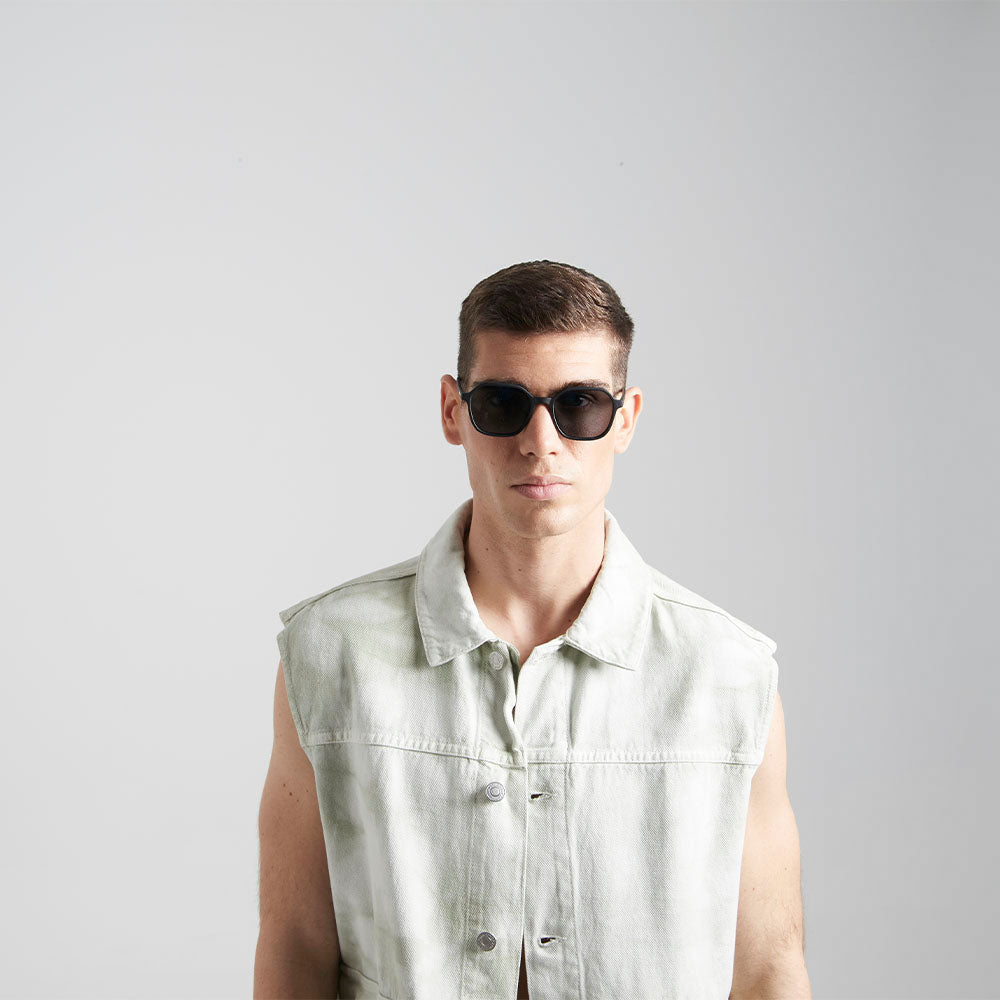 Valle Black Matt